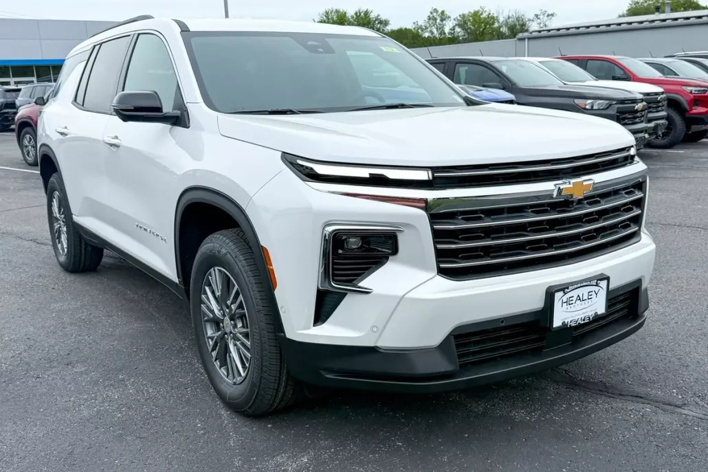 2025 Chevrolet Traverse photo 1