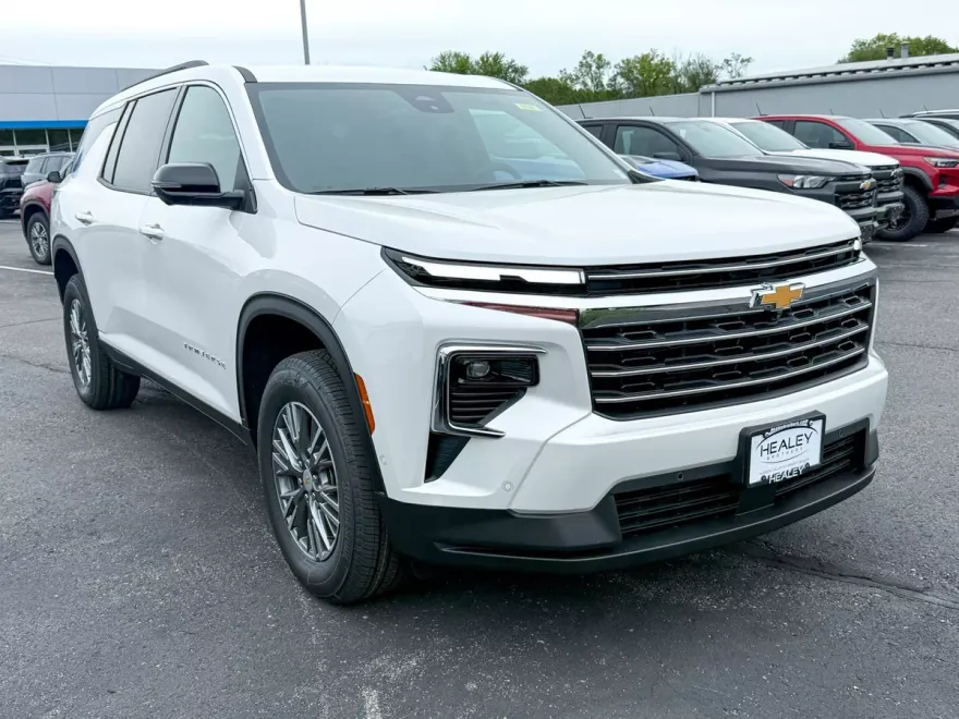 2025 Chevrolet Traverse photo 1