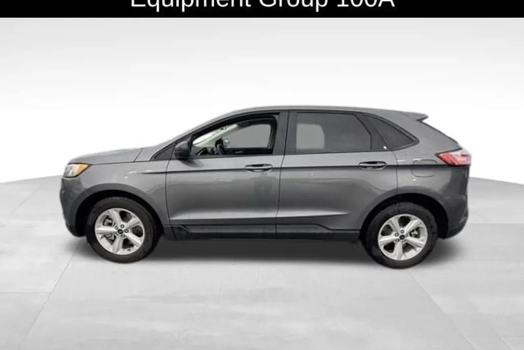 2021 Ford Edge SE photo 1