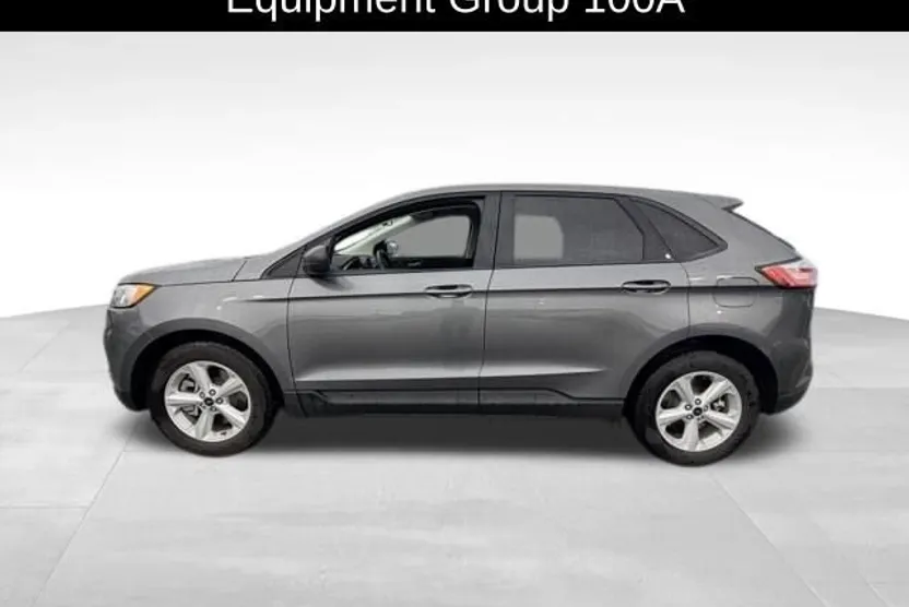 2021 Ford Edge SE photo 1