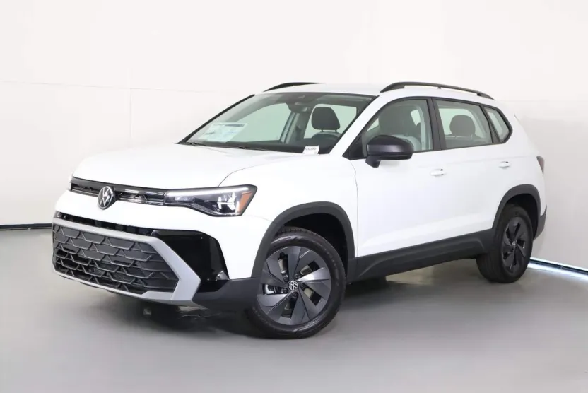2025 Volkswagen Taos S photo 1