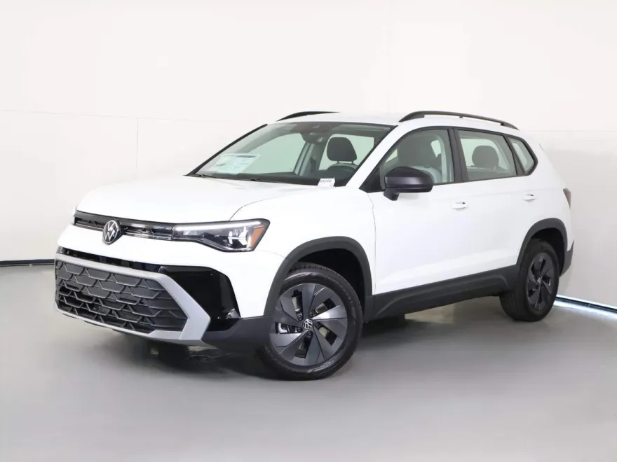 2025 Volkswagen Taos S photo 1