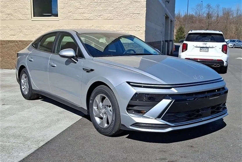 2025 Hyundai Sonata SE photo 1