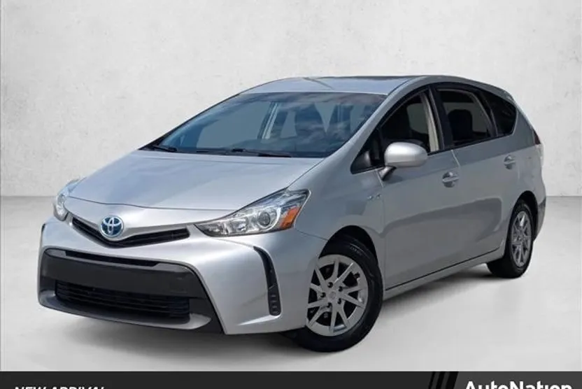 2017 Toyota Prius V Two photo 1