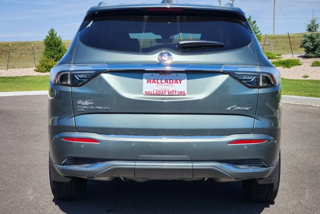 2023 Buick Enclave Avenir photo 1