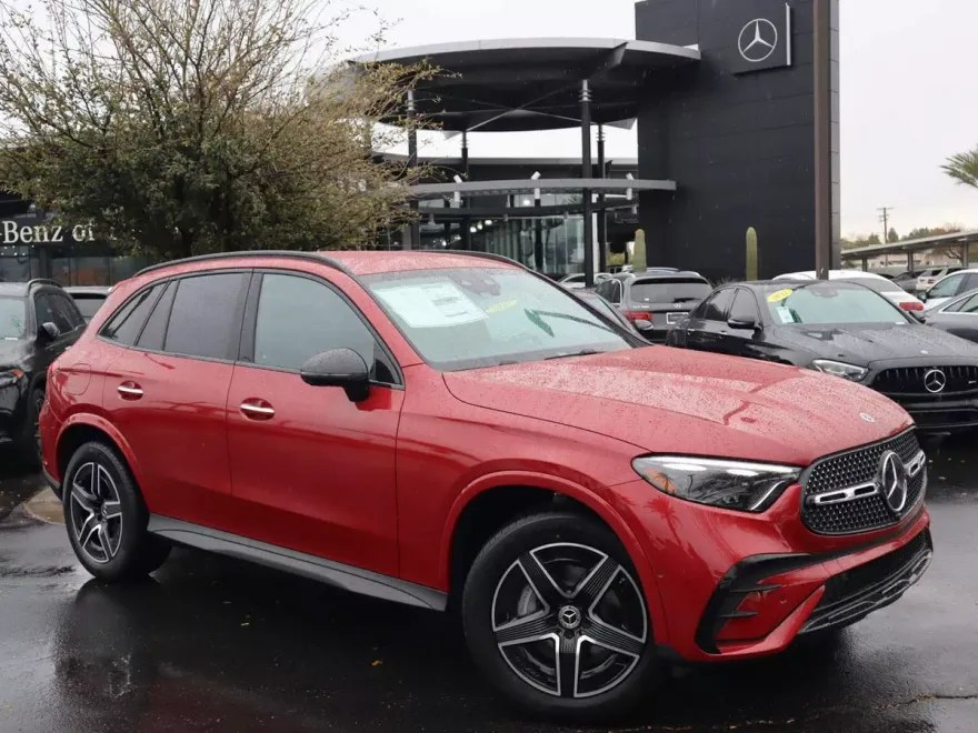 2025 Mercedes Benz GLC 300 4MATIC photo 1