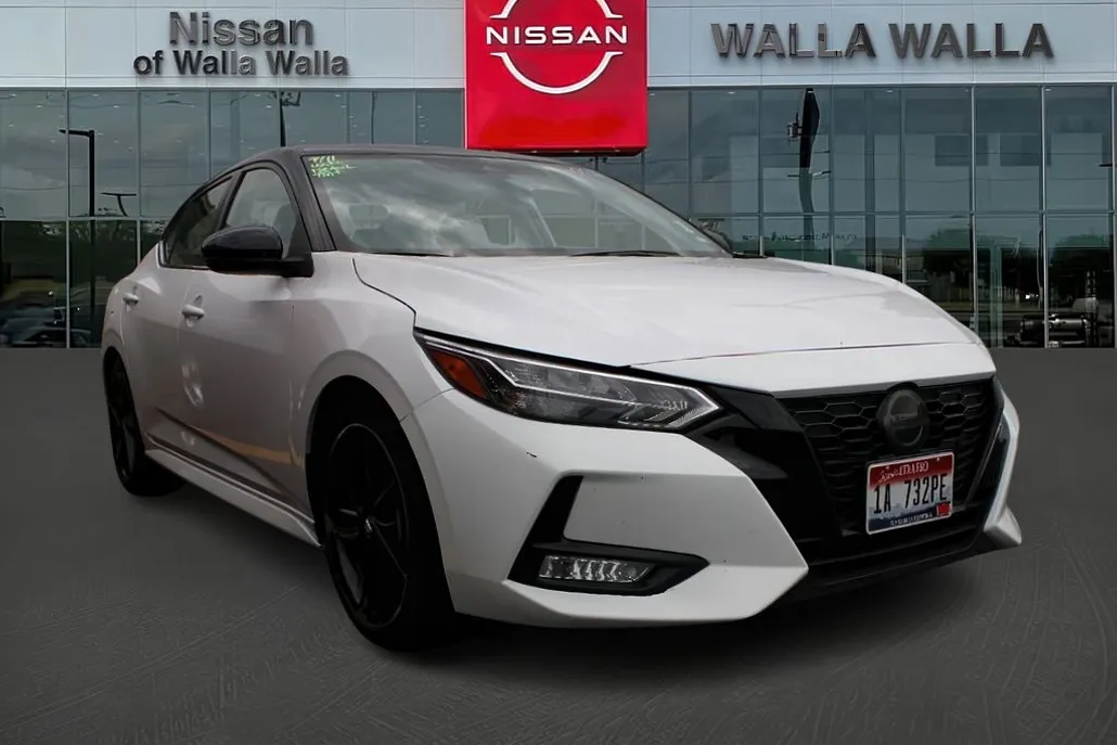 2022 Nissan Sentra SR photo 1