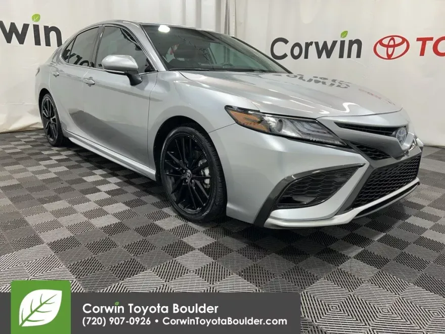 2023 Toyota Camry Hybrid XSE photo 1