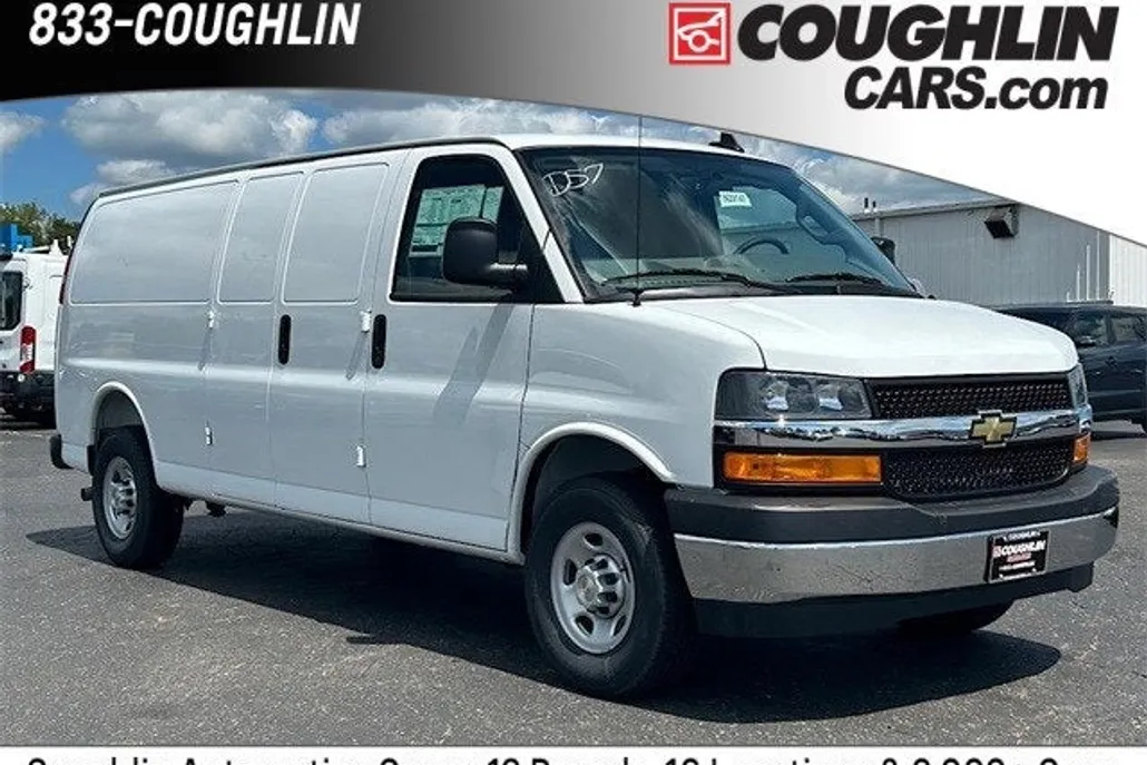 2025 Chevrolet Express Cargo 3500 photo 1
