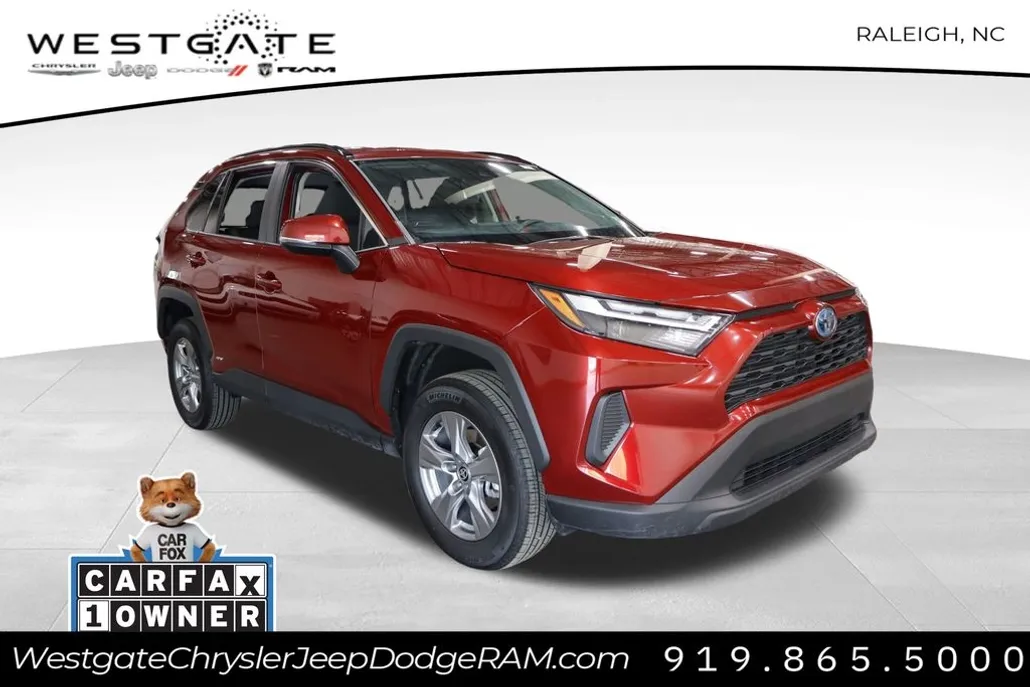 2024 Toyota RAV4 Hybrid XLE photo 1