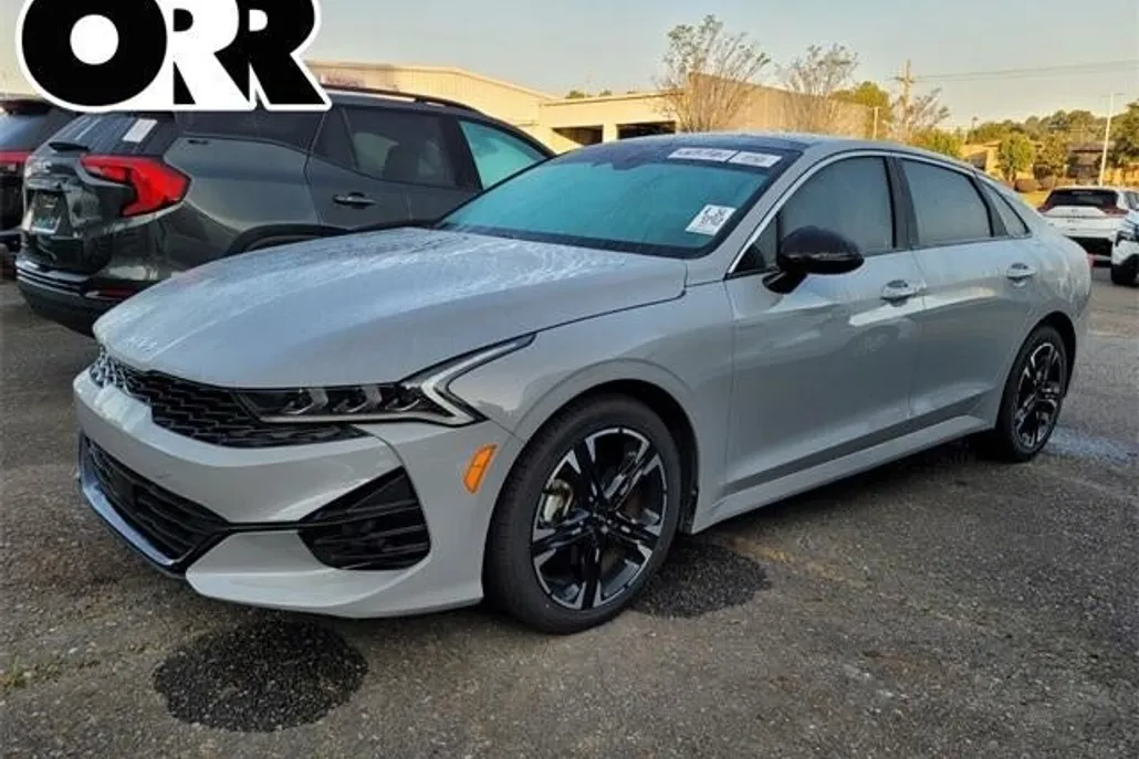 2023 Kia K5 GT-Line photo 1