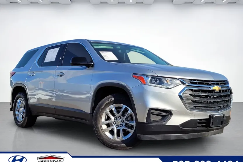 2019 Chevrolet Traverse LS photo 1