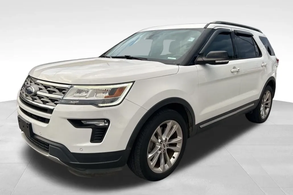 2018 Ford Explorer XLT photo 1