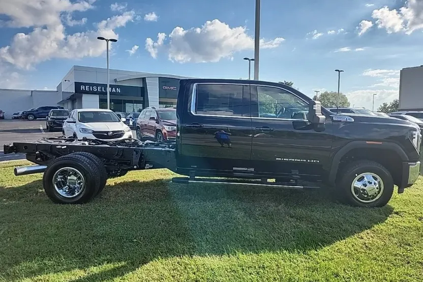 2026 Gmc Sierra 3500 HD SLE photo 1