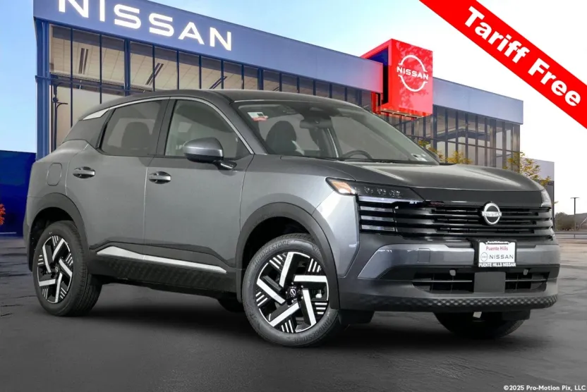 2025 Nissan Kicks SV photo 1