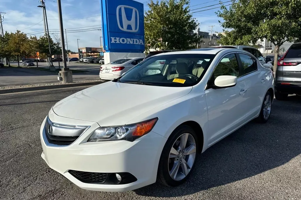 2013 Acura ILX 2.0L Technology photo 1