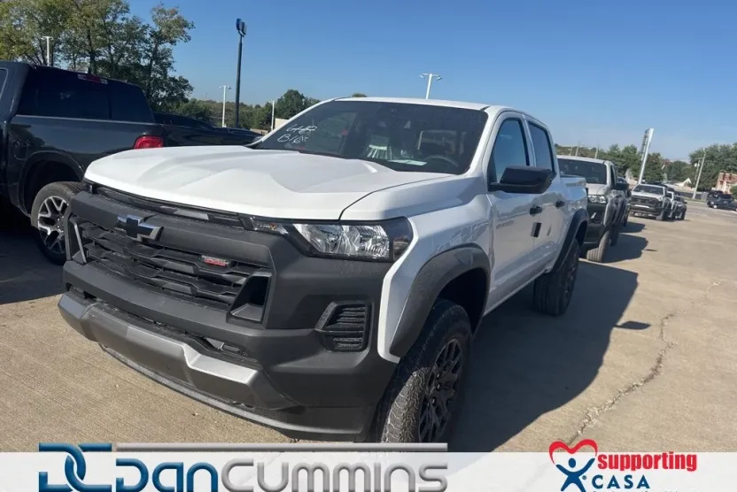 2026 Chevrolet Colorado Trail Boss photo 1