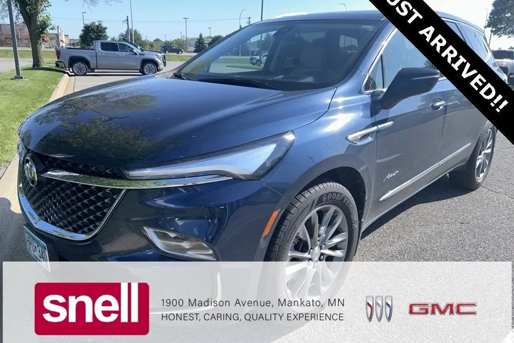 2022 Buick Enclave Avenir photo 1