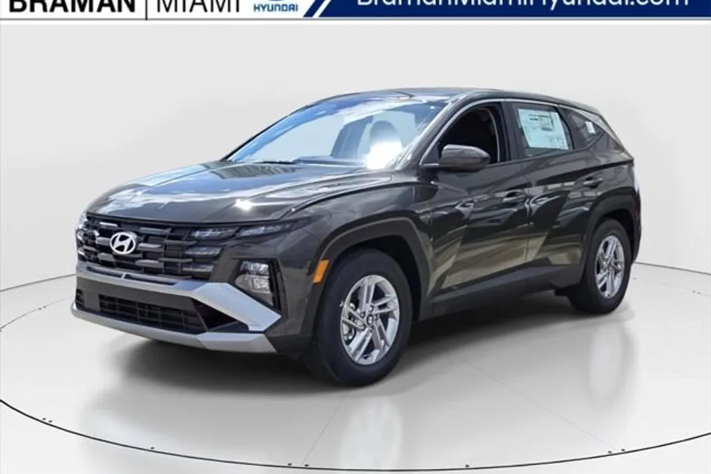 2025 Hyundai Tucson SE photo 1