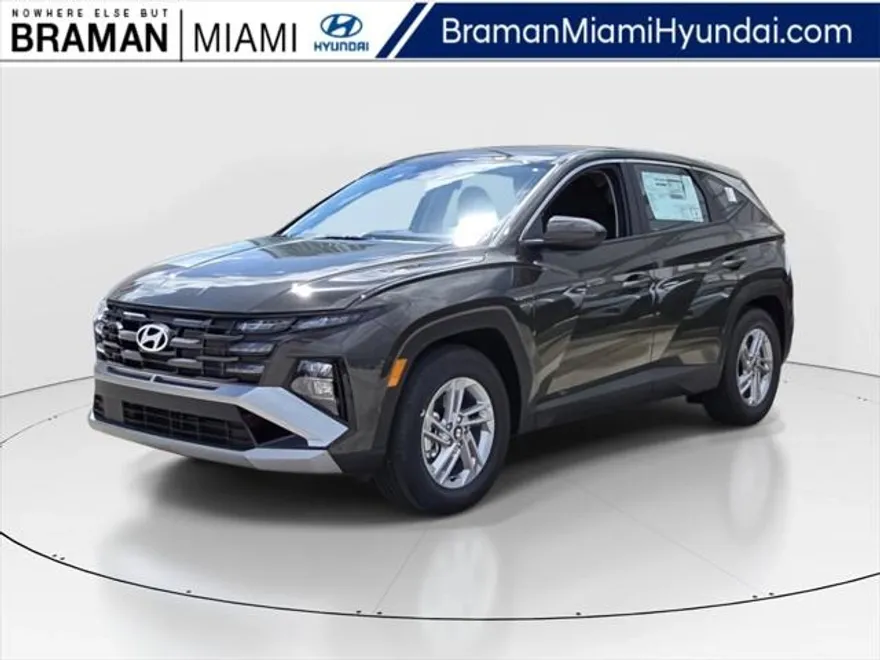 2025 Hyundai Tucson SE photo 1
