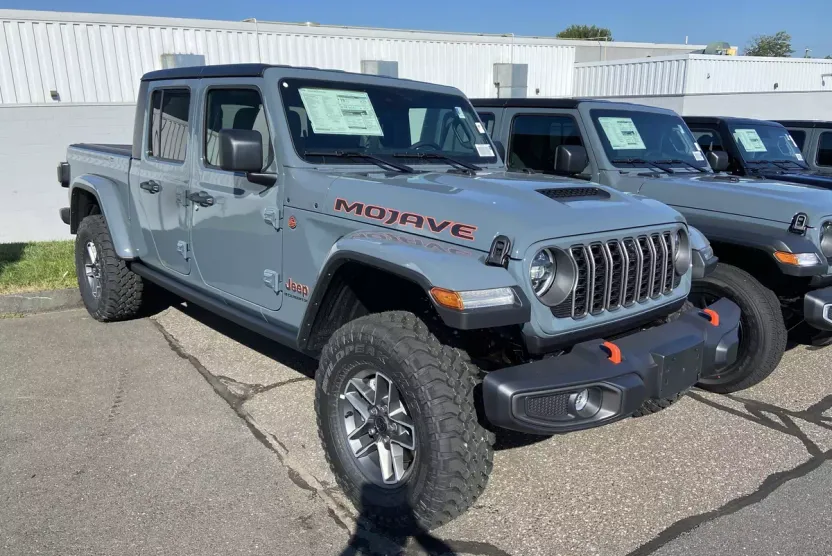 2025 Jeep Gladiator Mojave photo 1