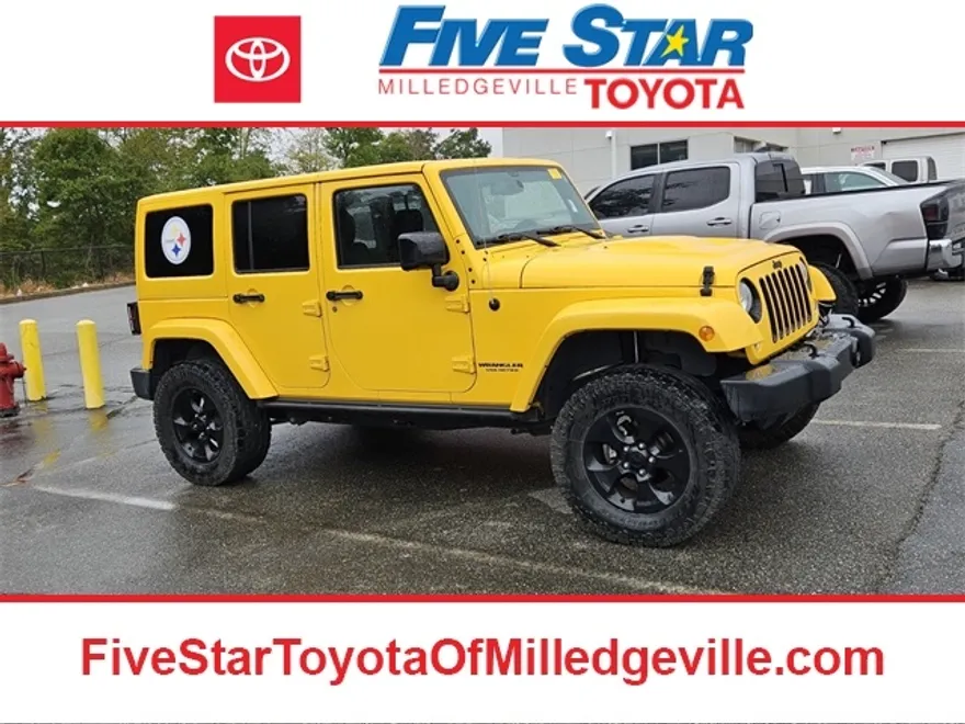 2015 Jeep Wrangler Unlimited Sahara photo 1