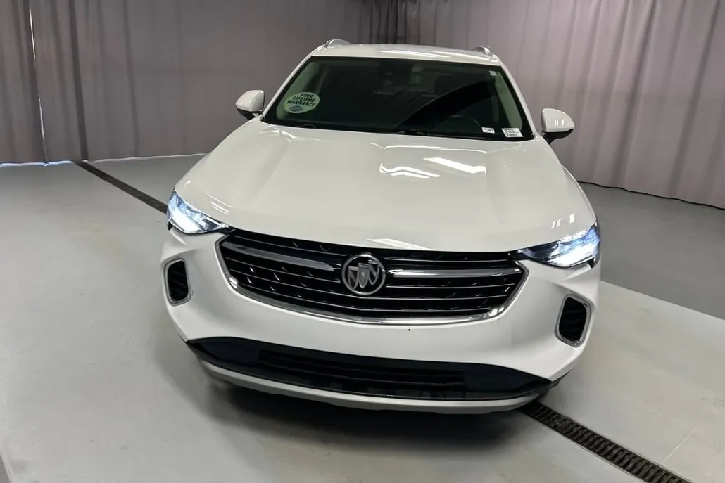 2022 Buick Envision Essence photo 1