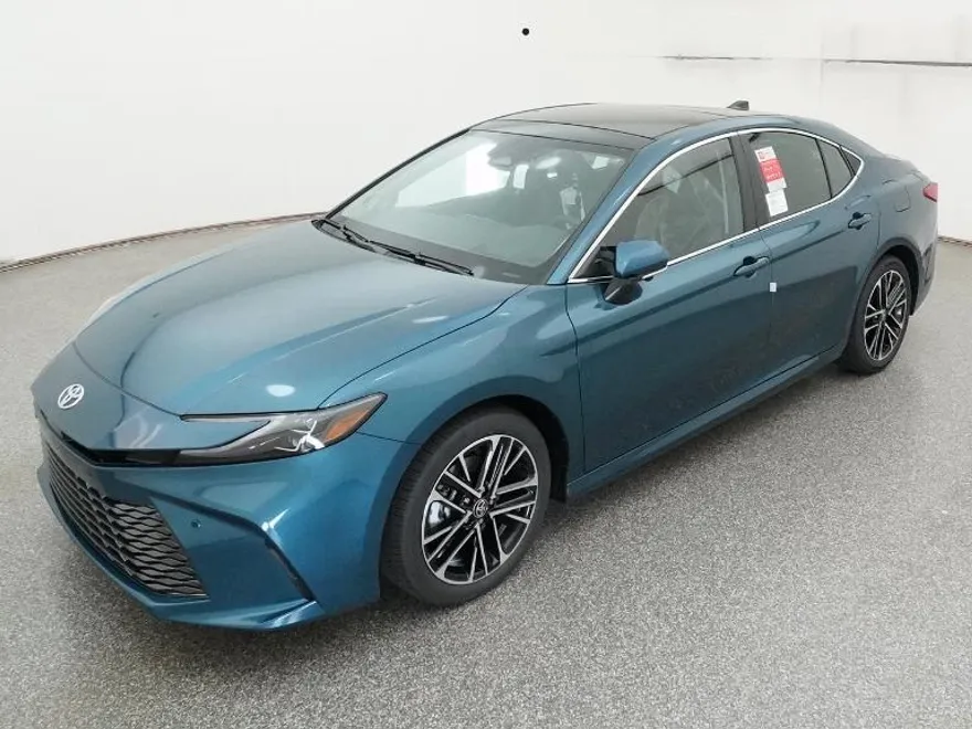 2026 Toyota Camry XLE photo 1