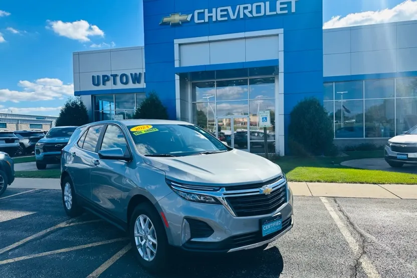 2024 Chevrolet Equinox LT photo 1