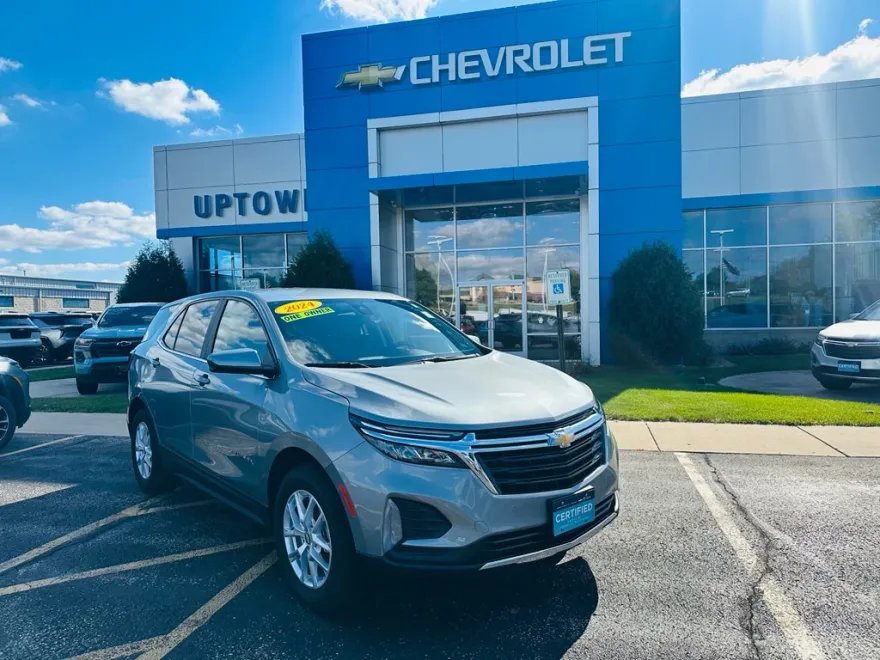 2024 Chevrolet Equinox LT photo 1