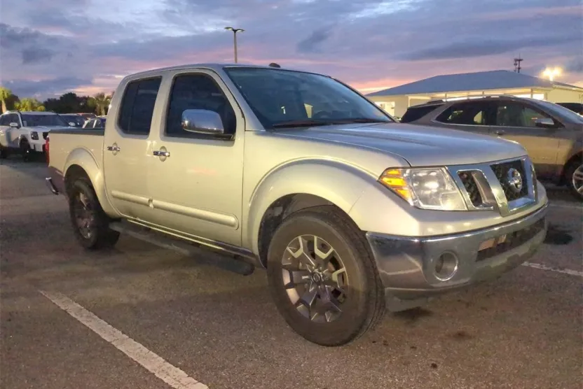2019 Nissan Frontier SL photo 1