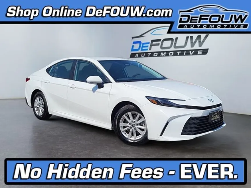 2025 Toyota Camry LE photo 1