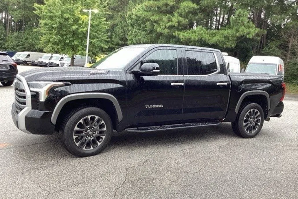 2025 Toyota Tundra Limited CrewMax photo 1