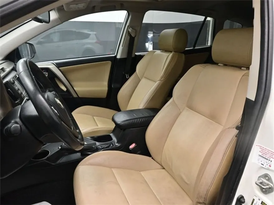 2015 Toyota RAV4 Limited photo 1