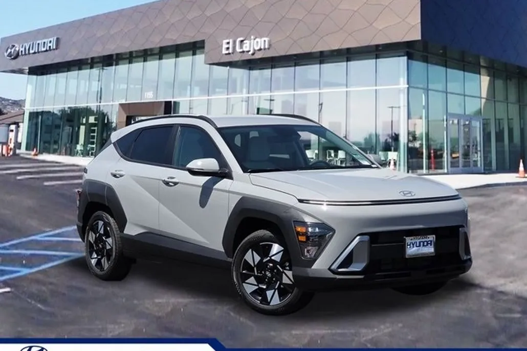 2025 Hyundai Kona SEL photo 1