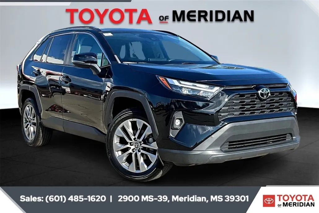 2022 Toyota RAV4 XLE Premium photo 1