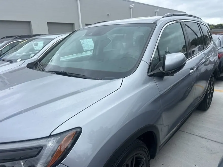 2022 Honda Pilot Special Edition photo 1