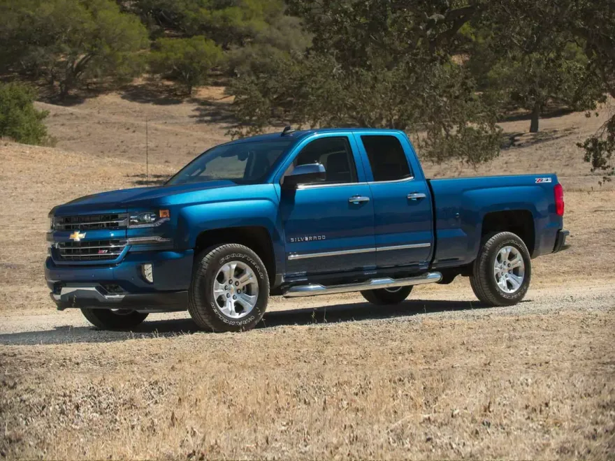 2019 Chevrolet Silverado LT photo 1