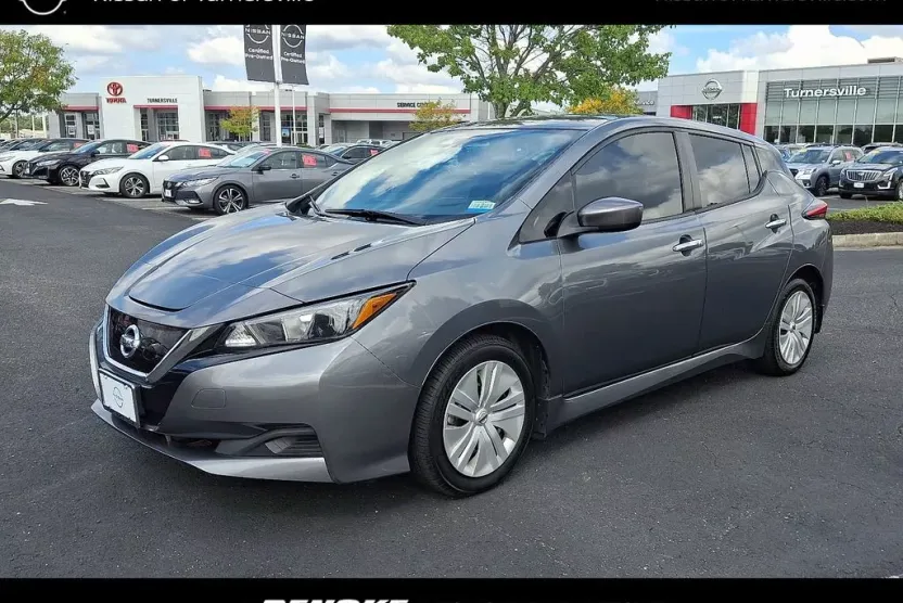 2021 Nissan Leaf S photo 1