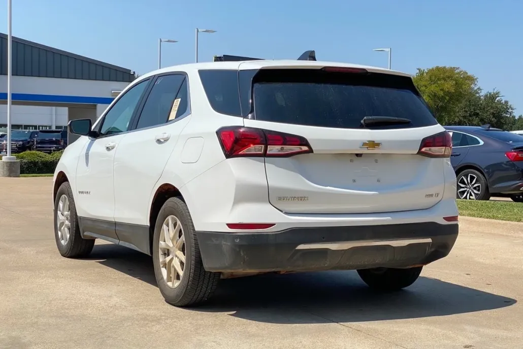 2024 Chevrolet Equinox LT photo 1