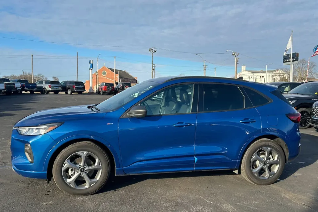 2023 Ford Escape ST-Line photo 1
