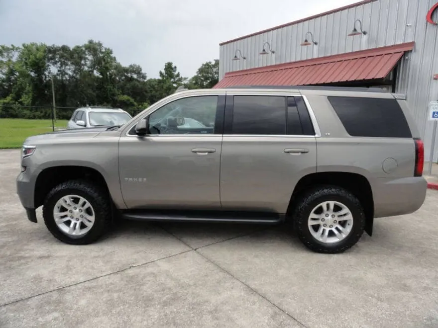 2018 Chevrolet Tahoe LT photo 1