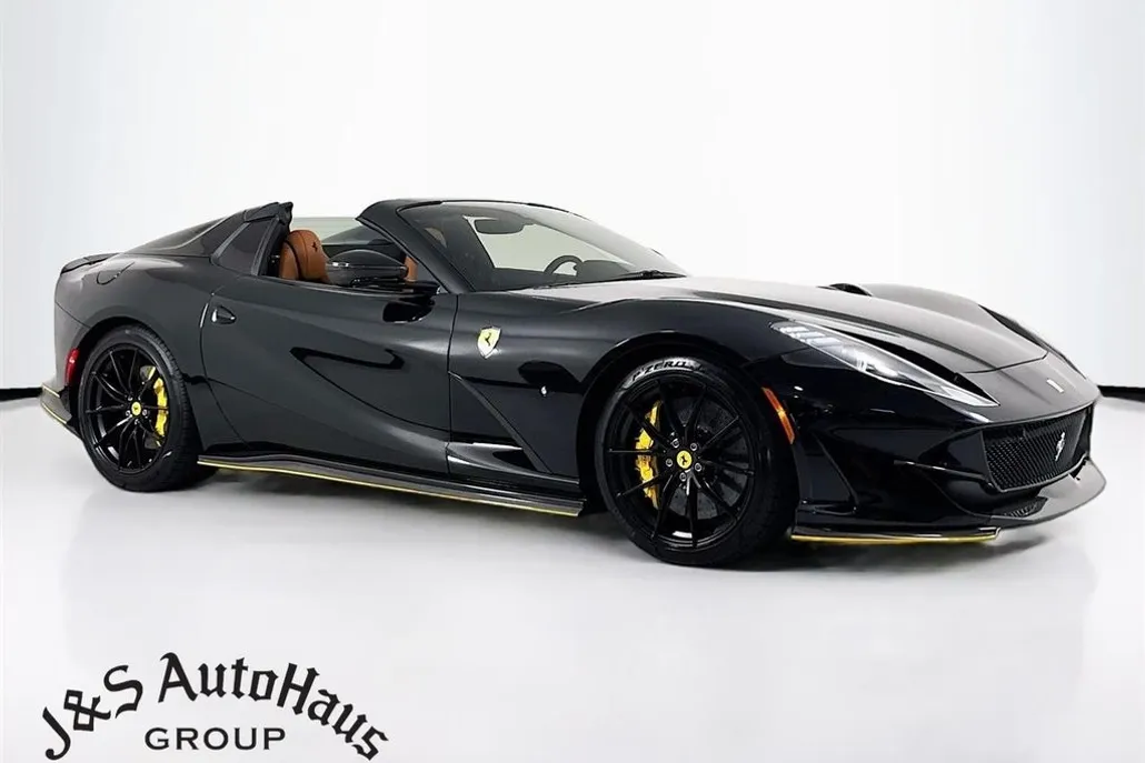 2022 Ferrari 812 GTS Base photo 1