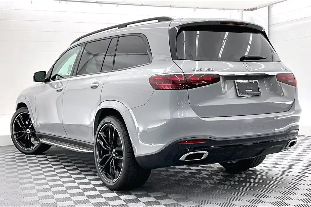 2026 Mercedes Benz GLS 450 4MATIC photo 1