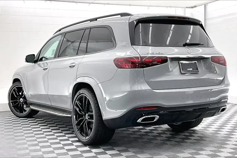 2026 Mercedes Benz GLS 450 4MATIC photo 1