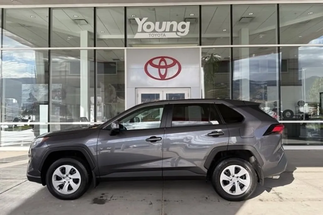 2025 Toyota RAV4 LE photo 1