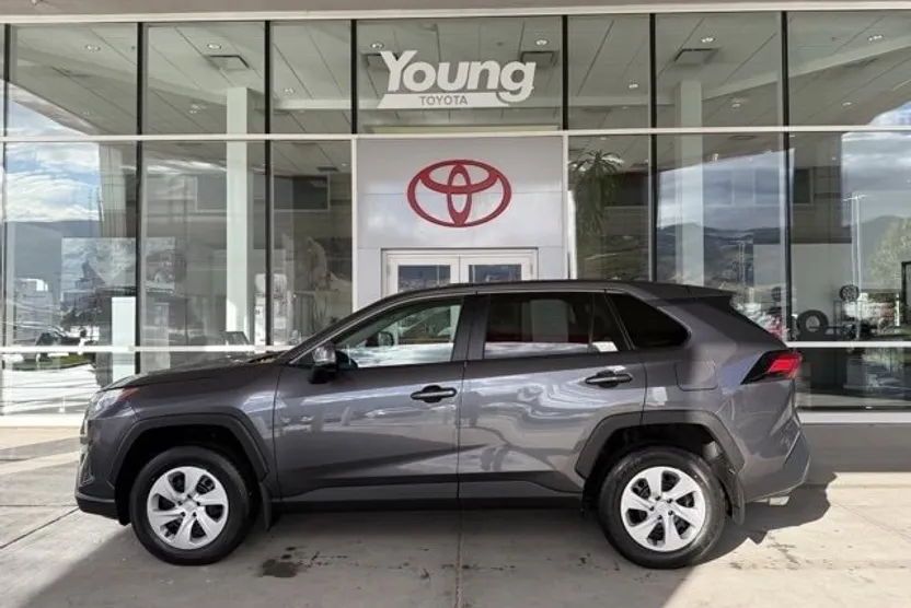 2025 Toyota RAV4 LE photo 1