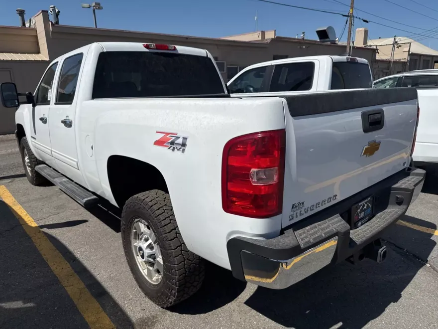 2012 Chevrolet Silverado 2500HD LT photo 1