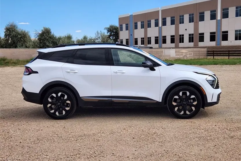 2023 Kia Sportage X-Line photo 1