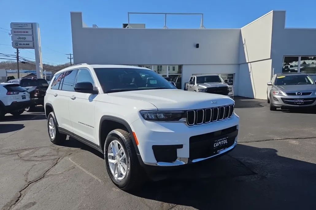 2025 Jeep Grand Cherokee Laredo X photo 1